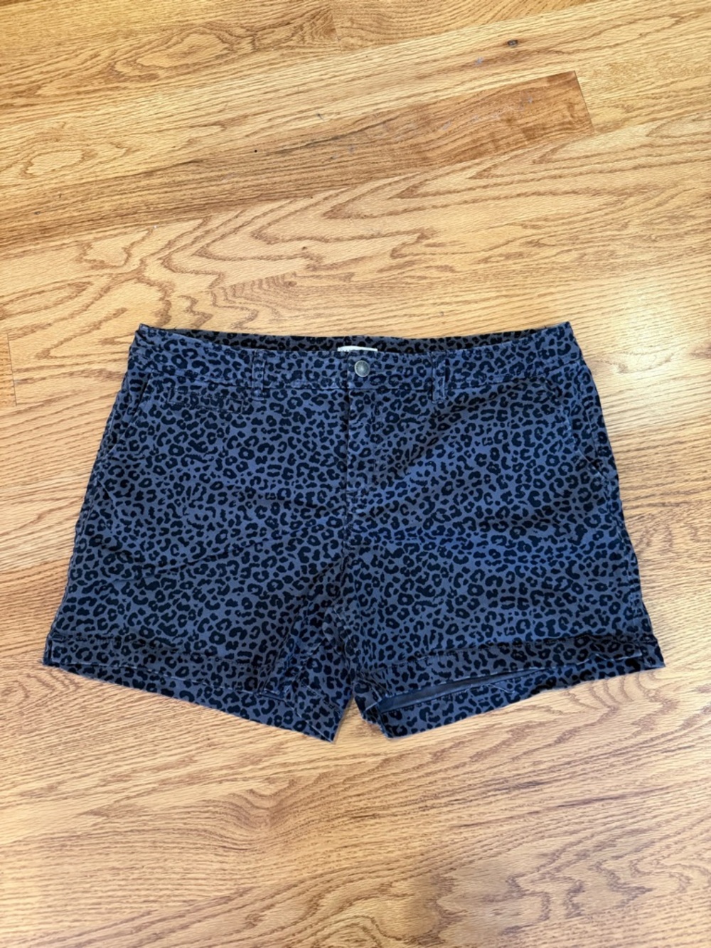 Market & Spruce Animal Print Shorts